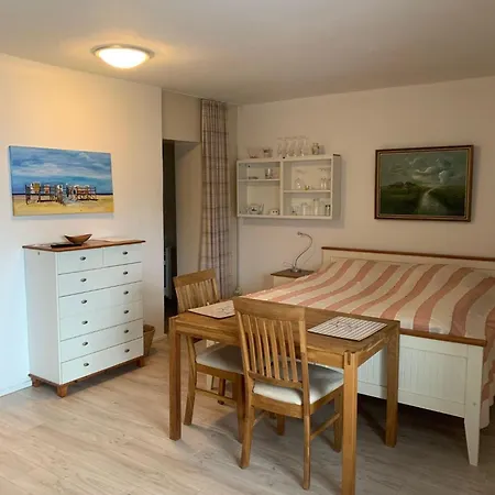Luv-und-lee-apartment-19 *
